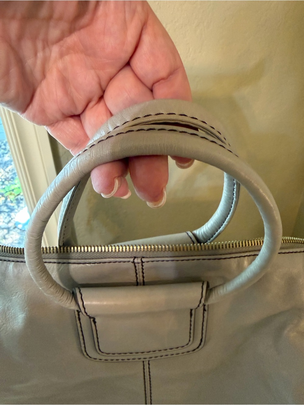 HOBO Beautiful Driftwood shade Leather Tote with Matching Clutch - Picture 8 of 16